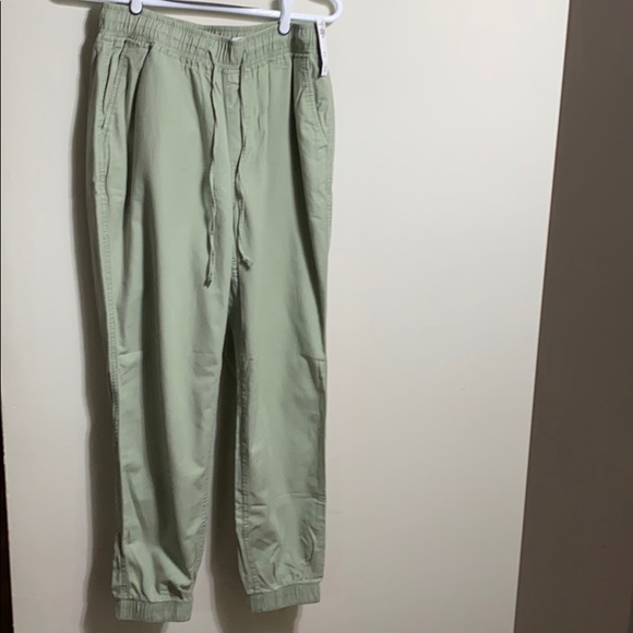 NWT - Hollister Ultra High Rise woven joggers - Picture 4 of 9
